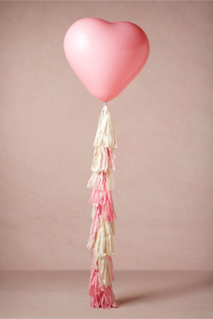 Свадебный декор - воздушный шар в виде сердца